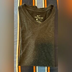 Charcoal Grey Nike Dry Fit t-shirt; Size- Small; great condition! Lightly worn!